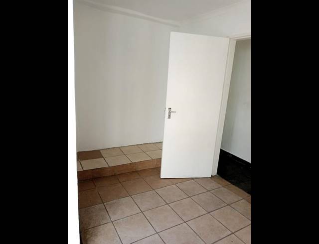 2 BEDROOM PROPERTY TO RENT IN BEZUIDENHOUT VALLEY